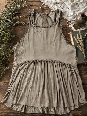 POL Boho Babydoll Tunic Top Medium Olive Taupe Crochet Trim Racerback Lagenlook